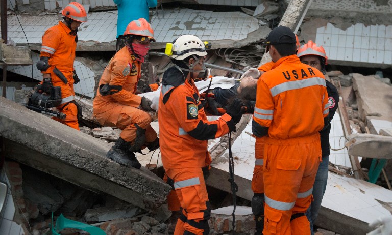 Gempa bumi di Sulawesi: Puluhan ribu anak termasuk yang selamat