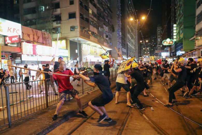 China akan menindak protes Hong Kong yang menunjukkan tanda-tanda terorisme: Duta Besar China untuk Inggris