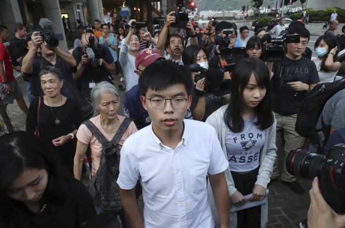 Virus Corona: Komunitas Tionghoa di Australia mengeluhkan rasisme saat anggota parlemen menyerukan ketenangan
