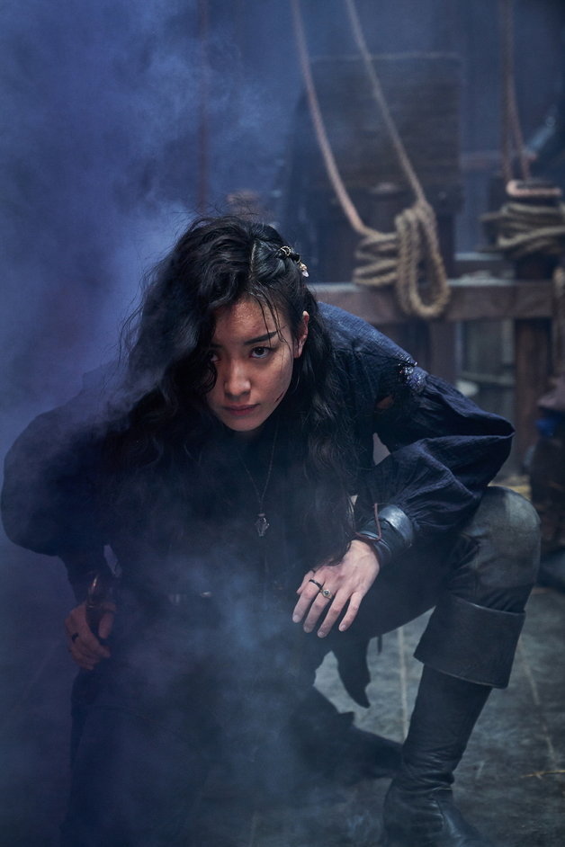 Han Hyo-joo Menikmati Peran sebagai Kapten Karismatik di ‘The Pirates: Goblin Flag’