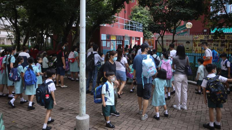 Hong Kong akan menghentikan kelas tatap muka, membuka vaksin untuk usia 5-11 tahun