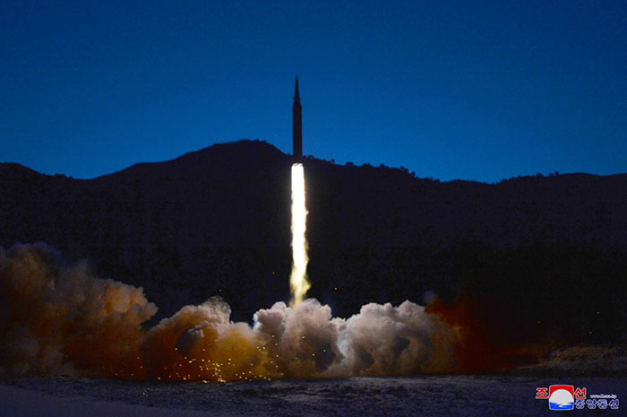 Setelah uji coba rudal ‘hipersonik’, Kim mengincar lebih banyak ‘kekuatan militer strategis’