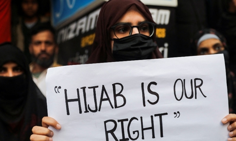 Pakistan memanggil utusan India atas larangan hijab di sekolah-sekolah Karnataka