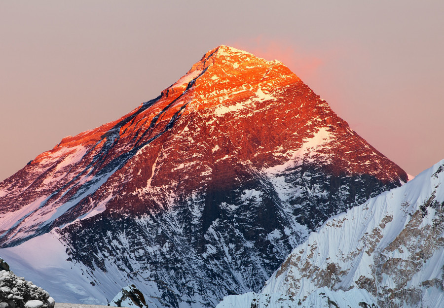 Gletser Tertinggi di Gunung Everest Mencair dengan Cepat: Studi