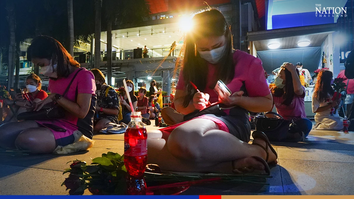 Seeking a Valentine's soulmate at Bangkok's Shrine to Love b1