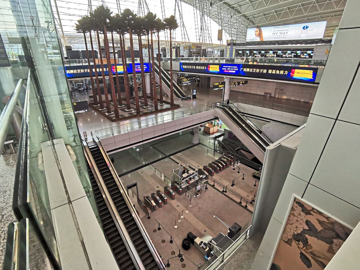 Bandara tersibuk di Tiongkok terhenti