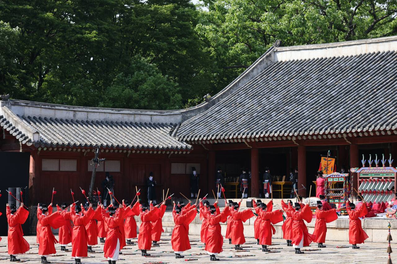 Tradition of worshipping the heavens continues in 21st century South ...