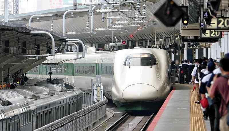 Tohoku Shinkansen line celebrates 40th anniversary a11