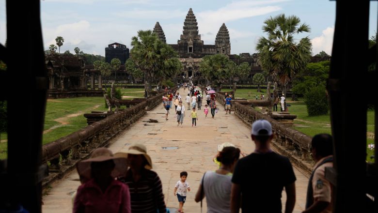 Pembukaan Thailand untuk mengangkat perjalanan ke Kamboja