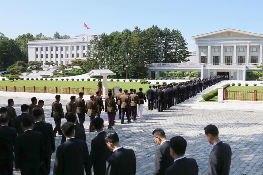 Korea Utara mengadakan pertemuan partai penting di tengah ekspektasi yang tinggi terhadap uji coba nuklir