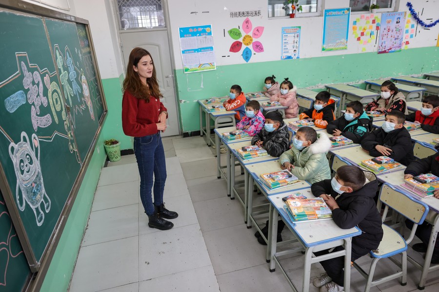 Pendidikan yang lebih baik diberikan kepada kelompok etnis Tiongkok