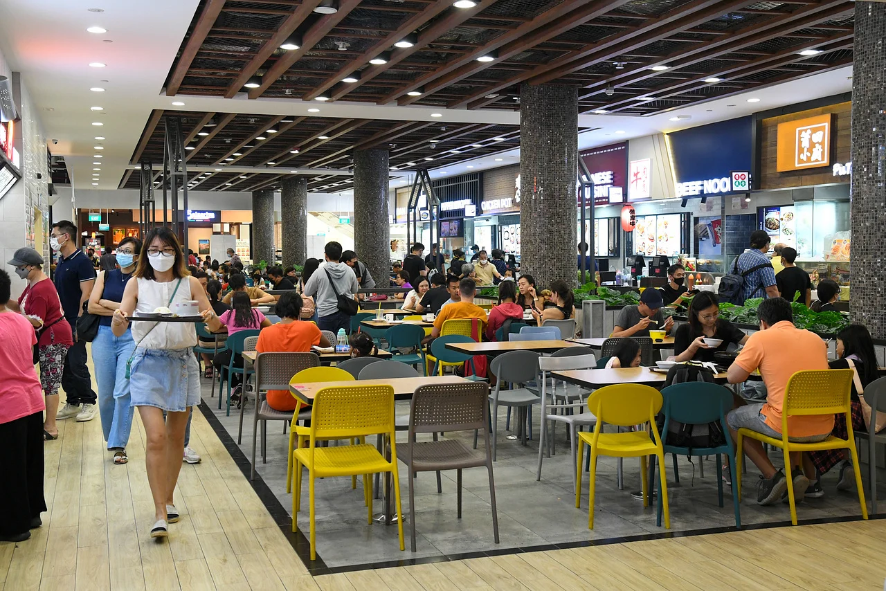Crowds throng malls, parks during the public holiday despite Covid-19 wave a11