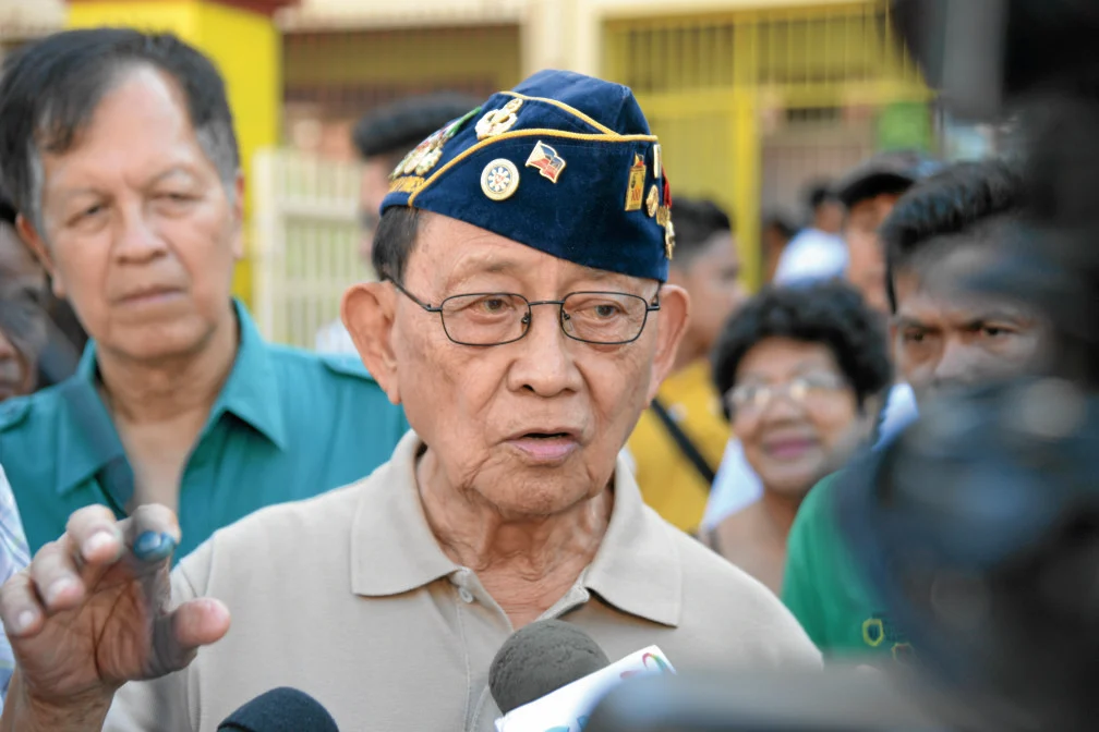 Mantan Presiden Fidel Ramos meninggal pada usia 94 tahun