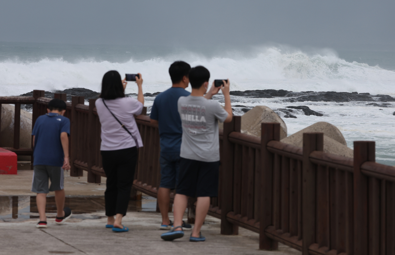 Korea Bersiap menghadapi topan Hinnamnor