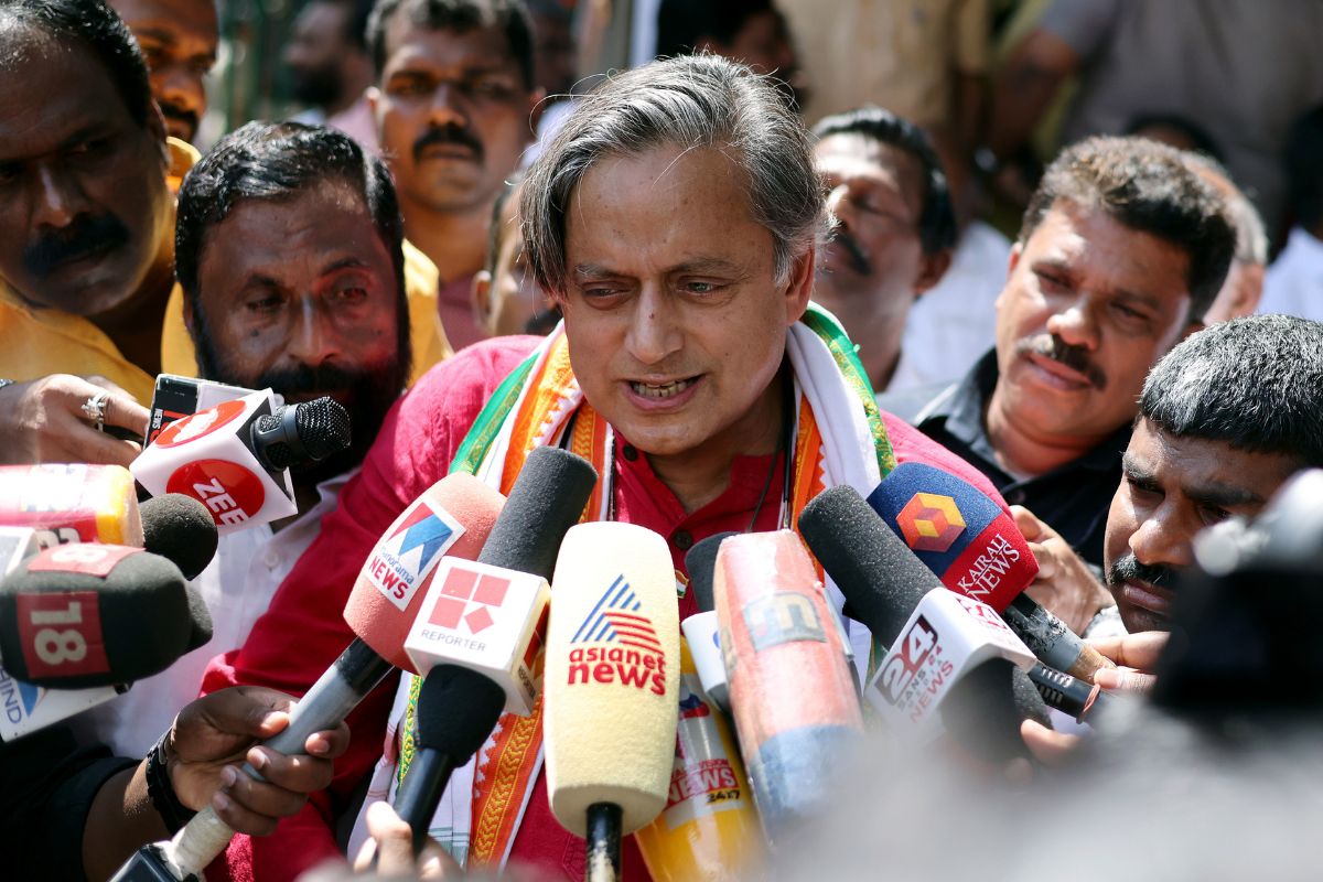 Tur Tharoor di Malabar menimbulkan keributan di Kongres Kerala