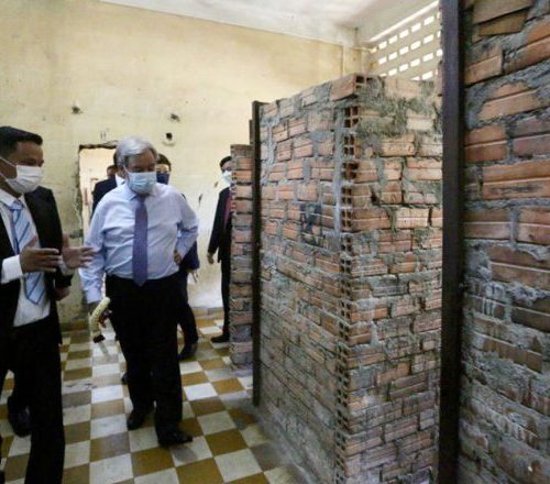 Guterres visits Tuol Sleng Genocide museum, says never forget its lessons