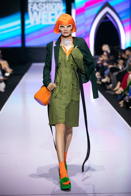 A colourful look from the new collection by Priyo Oktaviano. Photo courtesy of Multimedia JSC 