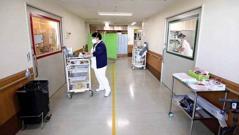 Rumah sakit di Jepang bergerak untuk hidup berdampingan dengan Covid