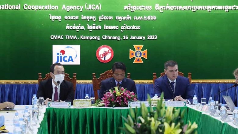 Kamboja sedang melatih petugas Ukraina dalam penggunaan teknologi penghapusan ranjau baru