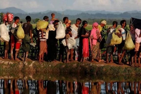 Memotong bantuan PBB akan menimbulkan bencana bagi pengungsi Rohingya