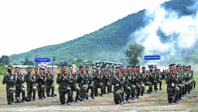 Angkatan bersenjata Kamboja memulai upaya perekrutan pertama sejak awal pandemi