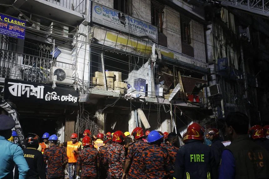 Ledakan demi ledakan di Dhaka