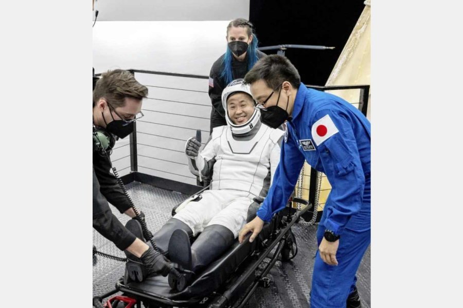 El astronauta japonés Koichi Wakata regresa del espacio después de la misión ISS