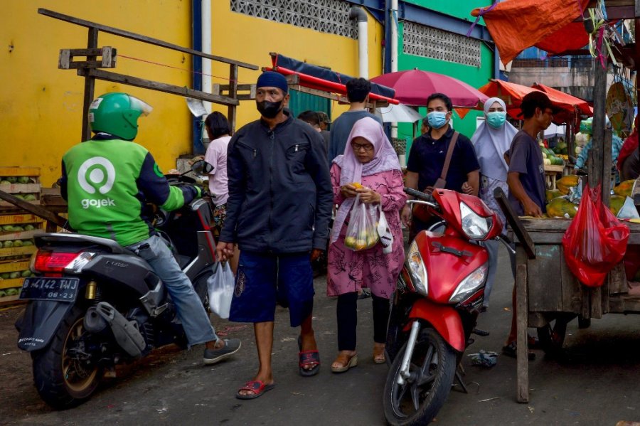 Kasus Covid-19 di Indonesia mencapai 2.000 saat para pemudik kembali ke kota