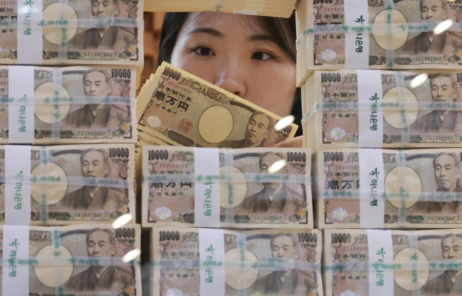 Yen yang lemah memperdalam kekhawatiran neraca perdagangan