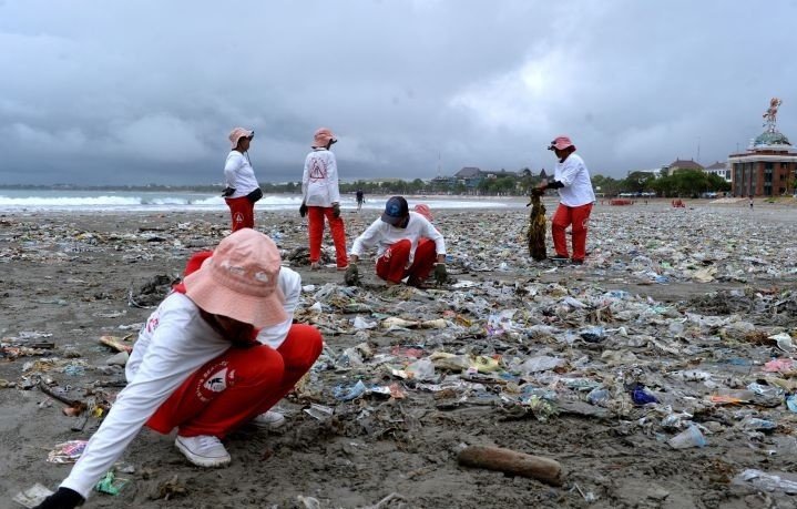 ADB menandatangani pinjaman sebesar ,2 juta untuk pabrik daur ulang plastik di Indonesia