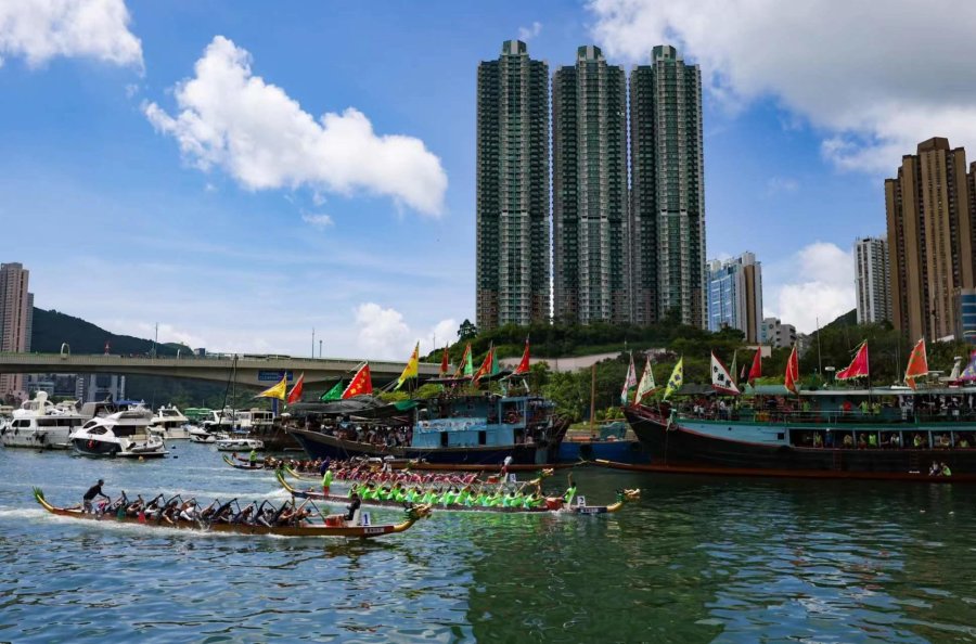 Return of the dragon: Hong Kong welcomes back drum beats and crowds for  Dragon Boat Festival, but race turnout still below pre-pandemic levels