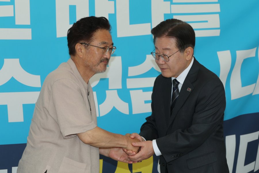 "Korean, Japanese opposition to join to protest water release plan"