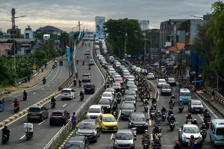 Kepolisian Jakarta tetap berpegang pada rencana jam kerja yang diubah meskipun ada keraguan