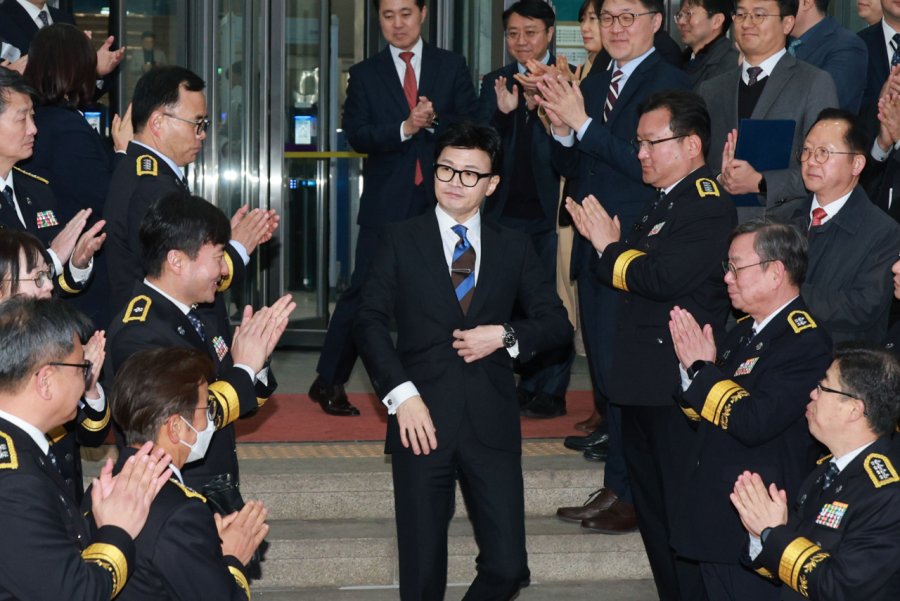 South Korea’s Incoming Ruling Party Chief Faces Uphill Battle - Asia ...