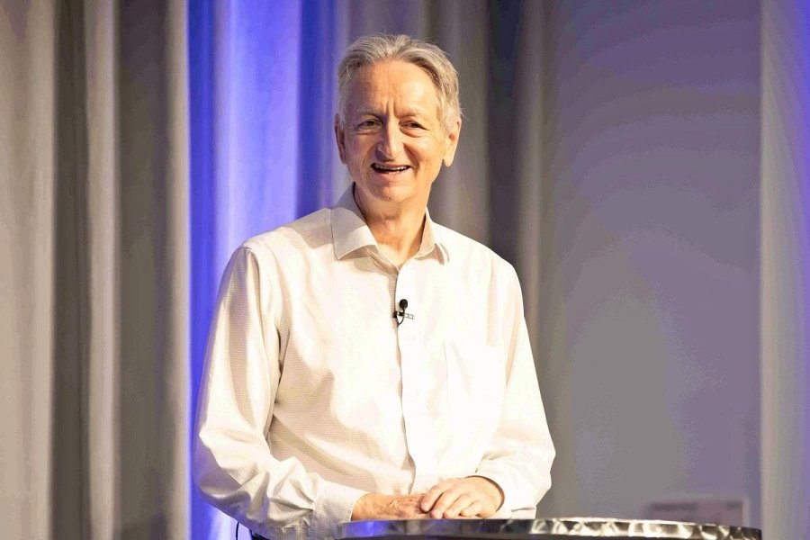 Geoffrey Hinton, ‘godfather of AI,’ warns of combat robots and tailored ...