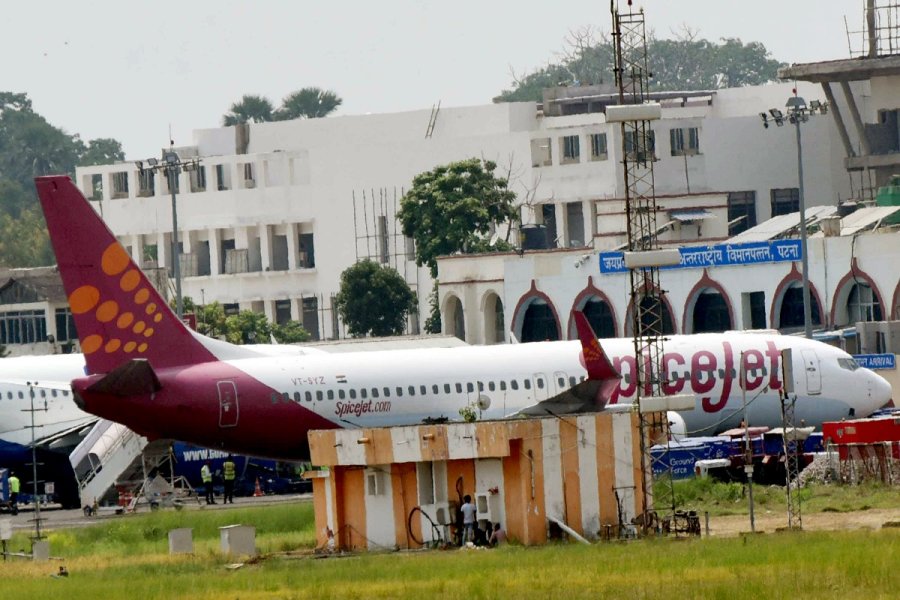 Full Emergency At Delhi Airport After Bomb Threat For Darbhanga-Delhi ...