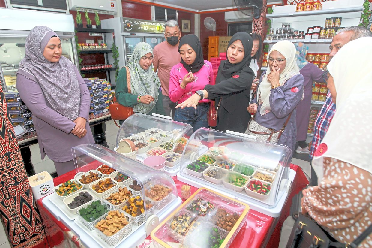 Experience Sarawak's vibrant gastronomical scene