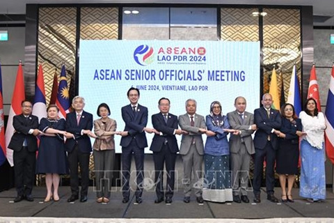 Wakil Menteri Luar Negeri Vietnam menghadiri pertemuan para pejabat senior ASEAN+3, negara-negara Asia Timur dan Forum Regional ASEAN di Laos