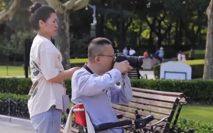 Chinese man travels 82,000 kilometres in a wheelchair