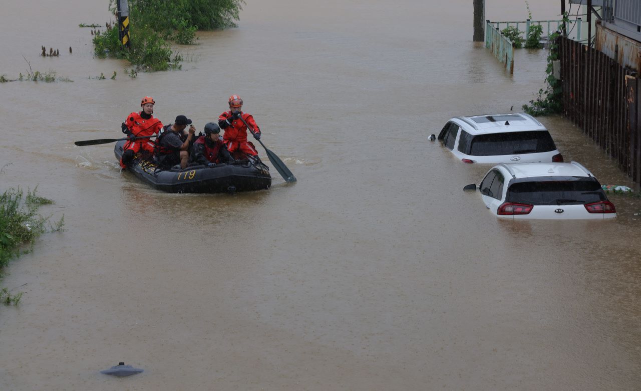 Torrential rains trigger evacuations, closures in Greater Seoul ...