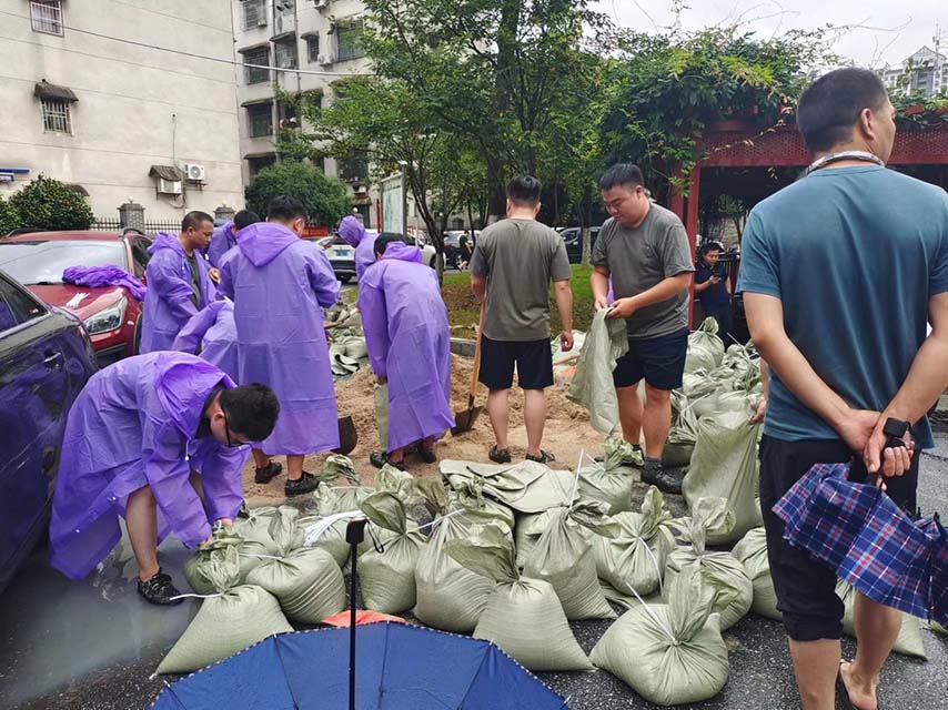 Record rain, floods hit parts of Hunan province