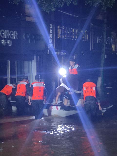 Record rain, floods hit parts of Hunan province
