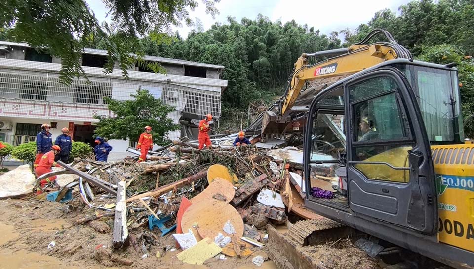 15 dead after landslide hits Central China village