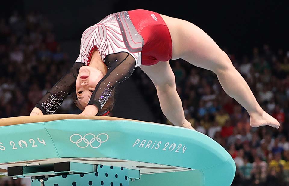 From cold shoulder to selfie together, two Koreas' encounter at Olympics