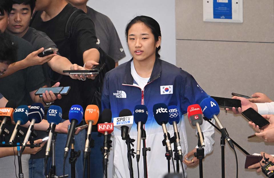 Rift between S. Korean Olympic gold medalist An, badminton association grows deeper
