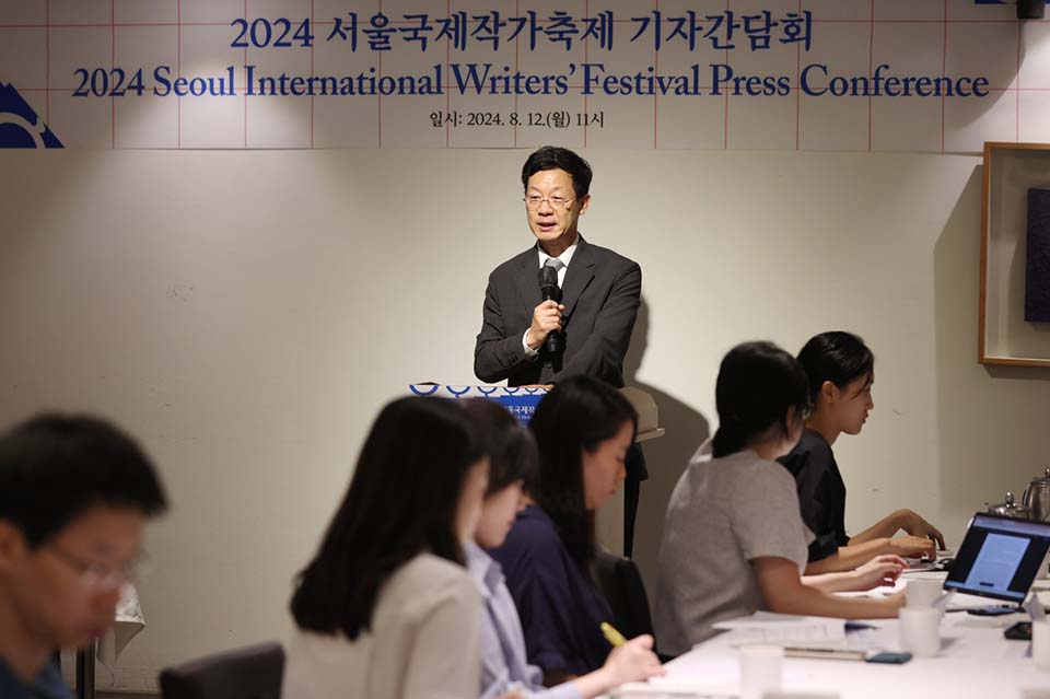 Seoul International Writers' Festival to explore dual nature of literature