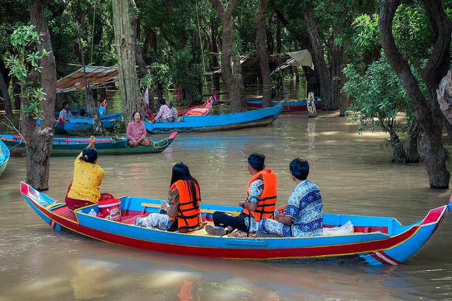 Lady boat masters prove a hit with Tonle Sap guests