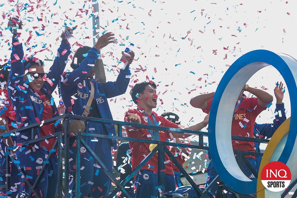 Filipinos show gratitude to Team Philippines in Heroes’ Parade