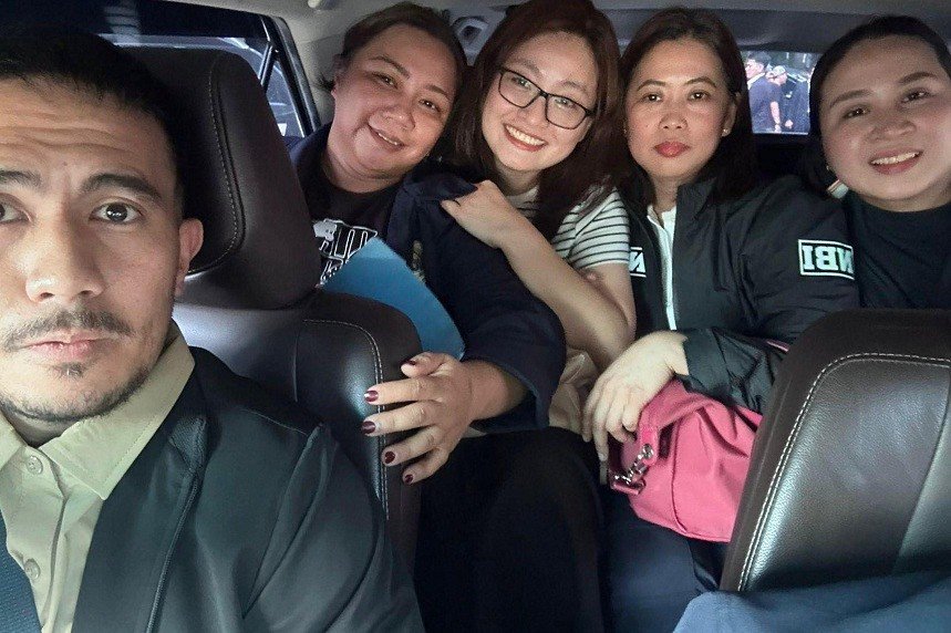 Outrage in Philippines over officials casually posing with fugitive ex-mayor Alice Guo
