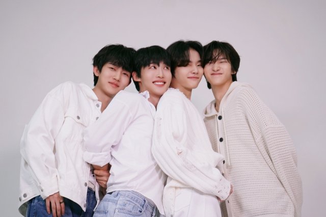 K-POP・アジア together Meet 1VERSE, first K-pop boy band to feature North Korean